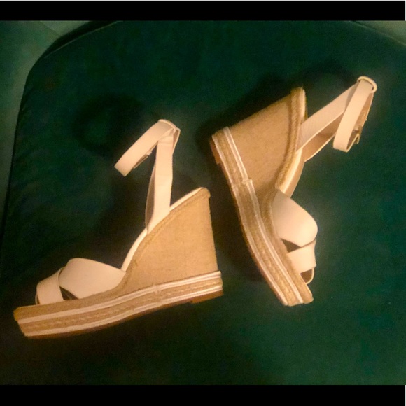 Aldo white ankle strap Espadrilles - Picture 2 of 2